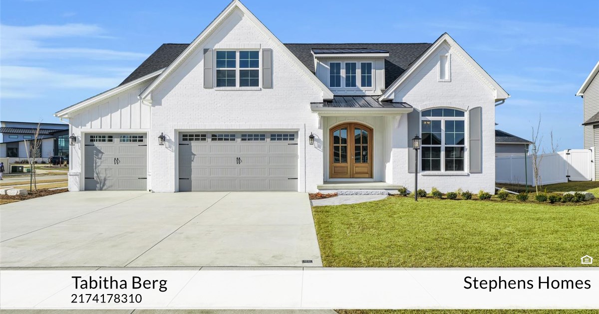 502 Lake Falls Blvd, Savoy, IL 61874